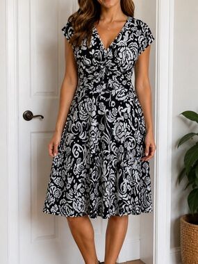 Chaps Black & White Floral Twist-Front Midi Dress